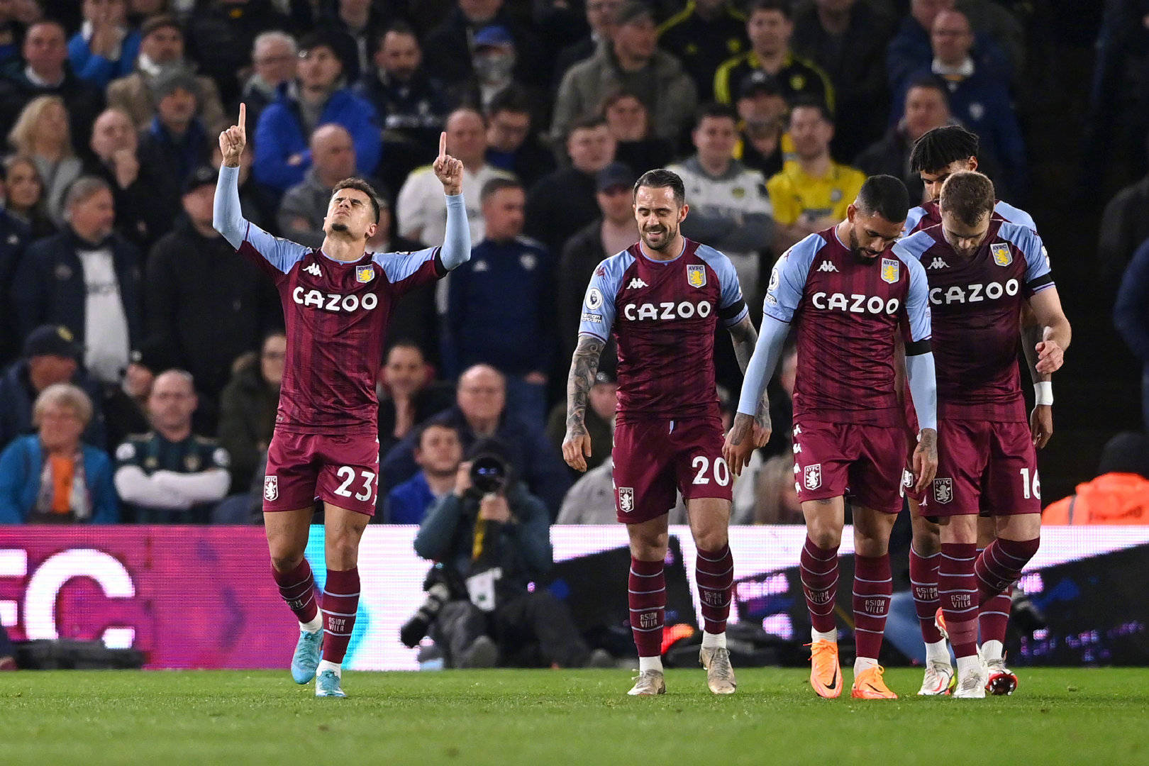 中挣扎求存 中挣扎求存